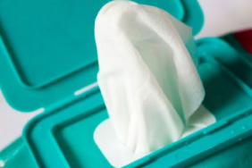 Birleşik Krallık Plastik İçeren Islak Mendillerin Tedarik ve Satışını Yasaklamaya Hazırlanıyor
